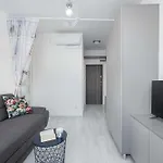 Bright In With Air Conditioning And Parking By Renters * Kolobrzeg